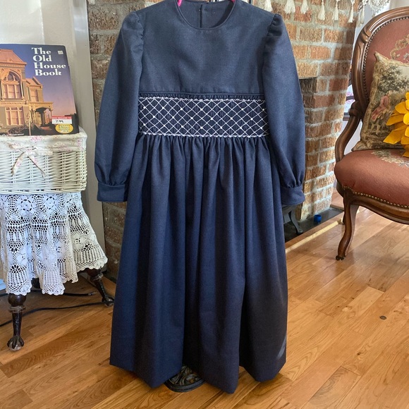 Handmade Hand smocked Girls Dress size 6/7 - Picture 5 of 16